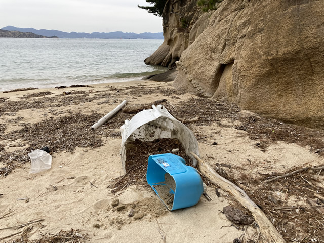 「水ヶ浦」東側と、「柚の浜」の2か所にて海岸清掃1