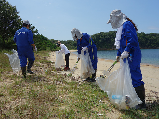 「柚の浜」荒廃地の整備 雑草等の除去作業1