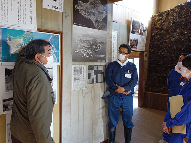 2021-10-28「不法投棄現場」や「豊島のこころ資料館」の見学5