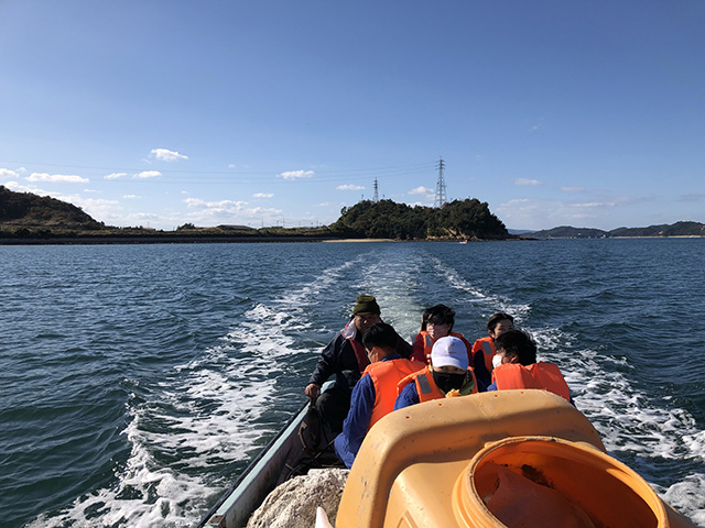 「横引ヶ浜（よこびきがはま）」と、「水ヶ浦（みずがうら）」北西端の2か所にて海岸清掃7