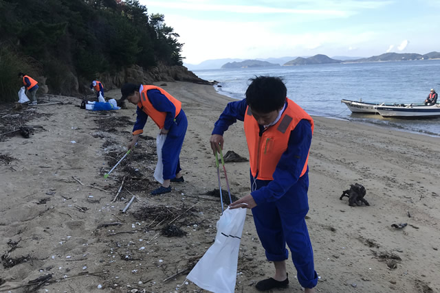 2019-10-22 海岸漂着ゴミ回収活動現場1