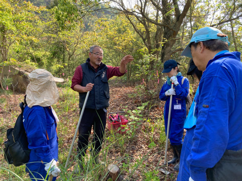 嶋教授より作業説明を受ける