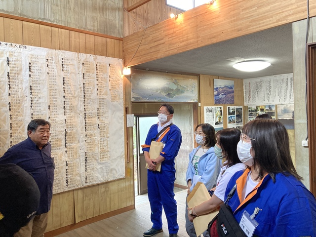 【豊島のこころ資料館】豊島事件の闘いの歴史について学ぶ様子