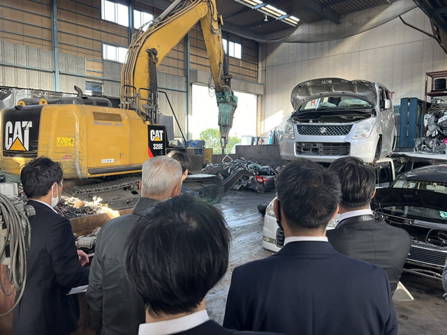 日東電工株式会社様に対して自動車リサイクル工場見学会2